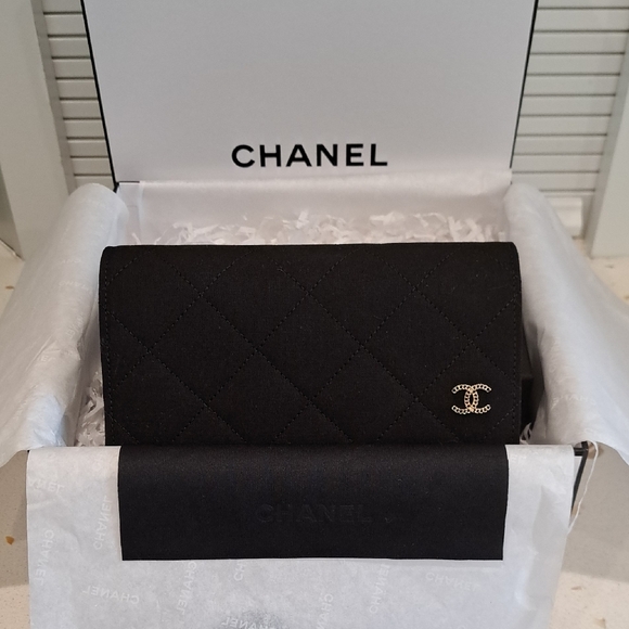 NWT CHANEL Black And Gold Sunglasses - Picture 9 of 12